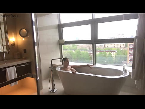 ❤️ Сјајна беба Страствено дрка своју мацу у купатилу ❤❌ Секс видео код нас
